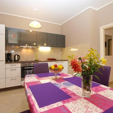 Davorka 1758 Apartman Valtura