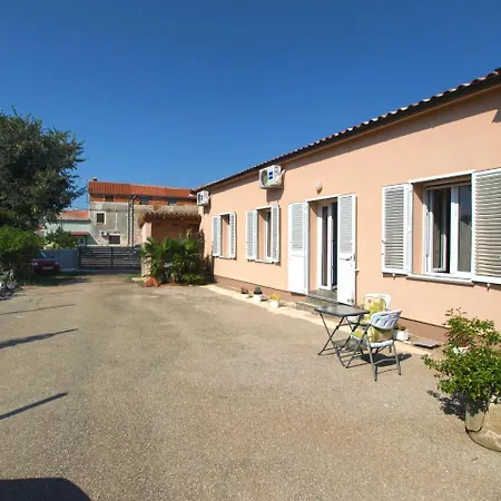 Apartment Davorka 1758